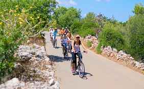 Der eher flache Südosten bietet sich für kleine Radausflüge an - Foto: Ingo Wandmacher